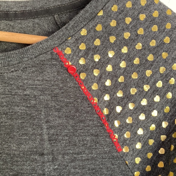 UGG| I ❤️ Ugg Gray Top sz Large - Picture 6 of 6